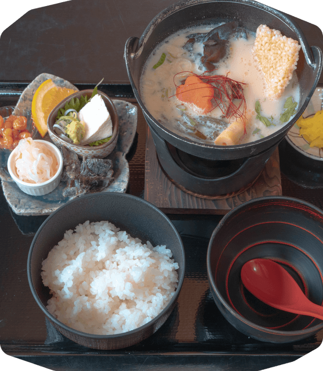 飛騨牛朴葉みそ定食の写真